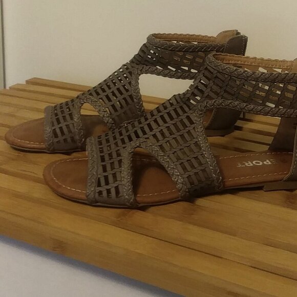 ๐ฅ Stylish & Comfy! REPORT Gabin Gladiator Sandals Taupe Size 8.5 ๐กโจ - Picture 6 of 11